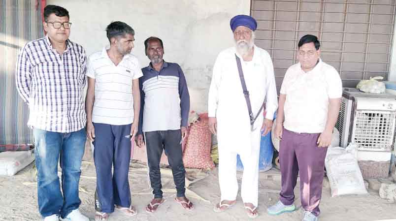 संगरिया के सेवादारों ने ‘हर प्रभ आश्रम’ ऐलनाबाद पहुंचाए दो मानसिक रूप से विक्षिप्त व्यक्ति