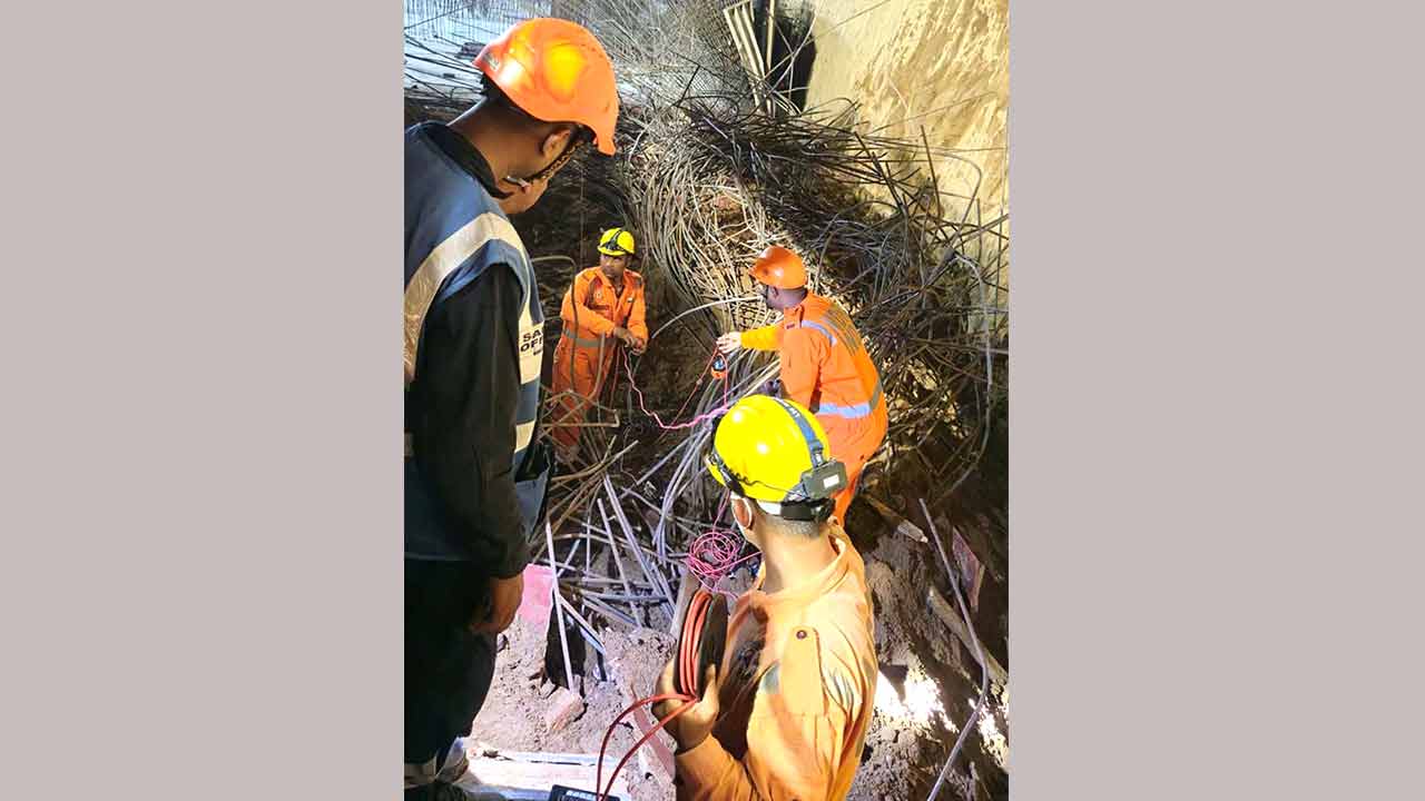 मिट्टी ढहने से सात मजूदरों की मौत का मामला