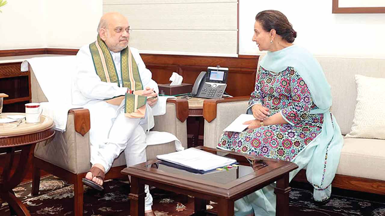 Amit Shah: पूर्व सांसद परनीत कौर ने केन्द्रीय गृह मंत्री अमित शाह से की मुलाकात