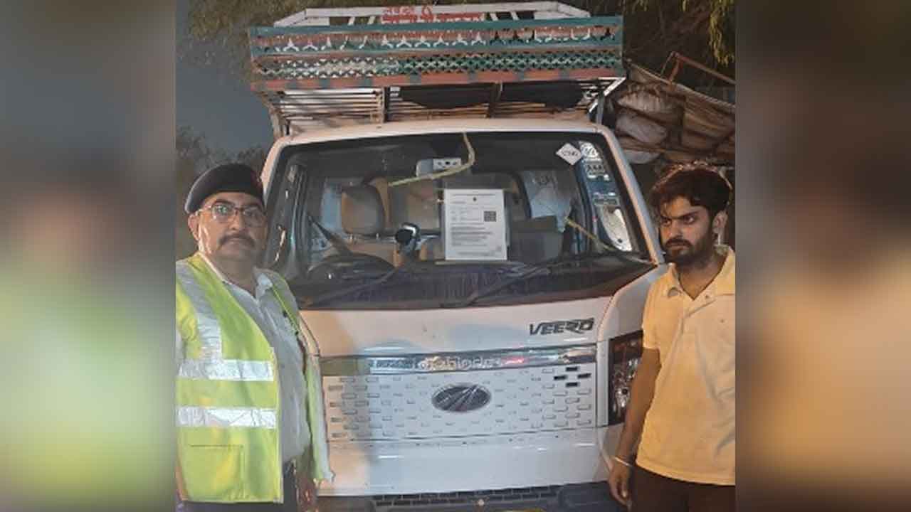 दिल्ली ट्रैफिक पुलिस ने 48 घंटों में की बड़ी कार्रवाई, जाली परमिट व छेड़छाड़ वाले 3 मामले किये उजागर