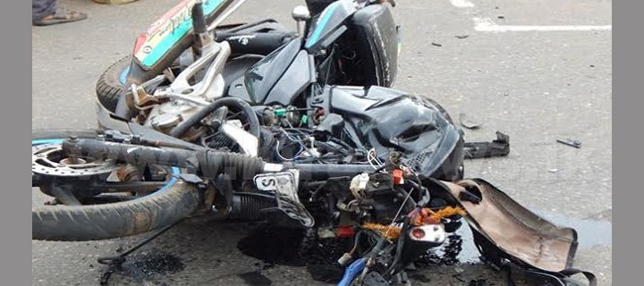 गलत साइड से आ रही बाइक बनी युवक का काल