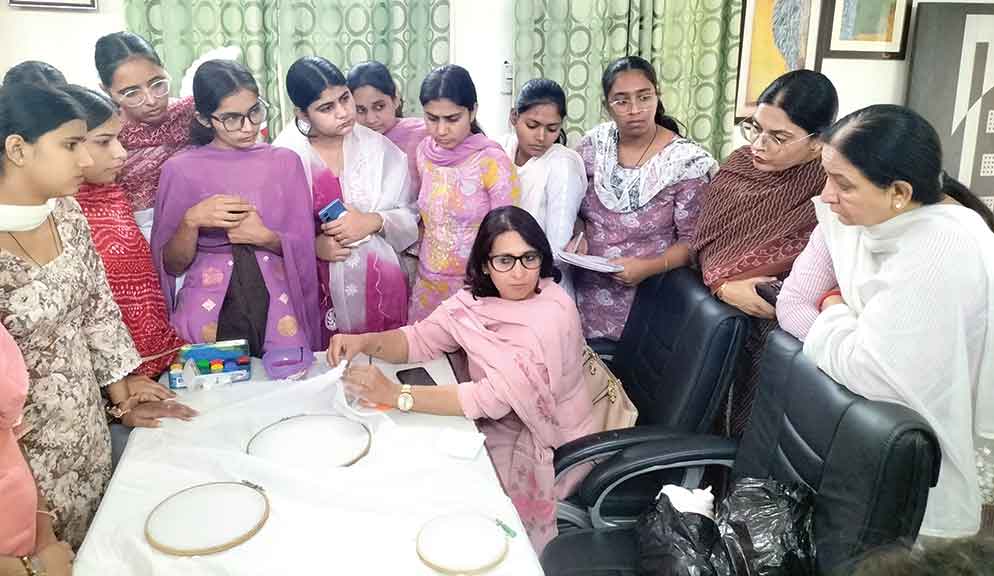 शाह सतनाम जी कॉलेज में आईक्यूएसी के माध्यम से महिला सशक्तिकरण पर जोर