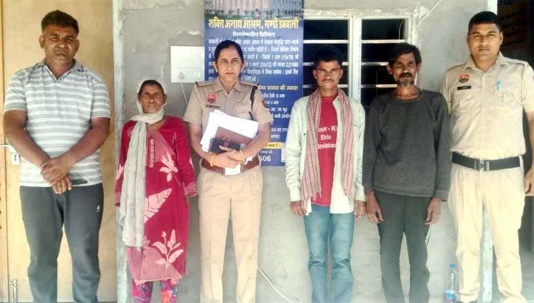 Dabwali Police: डबवाली पुलिस ने हरिद्वार निवासी महिला को सकुशल परिजनों को सौंपा