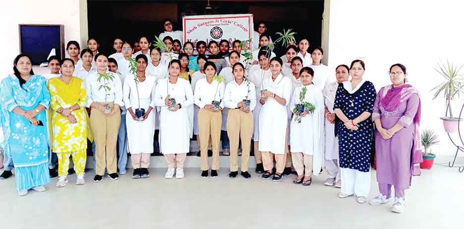शाह सतनाम जी गर्ल्स महाविद्यालय श्रीगुरुसर मोडिया में विश्व पृथ्वी दिवस पर दिया ये संदेश