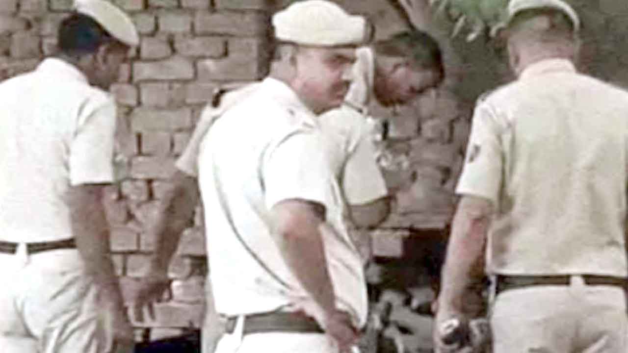 रात को घर से लापता हुआ युवक सुबह गांव के स्कूल में मृत मिला