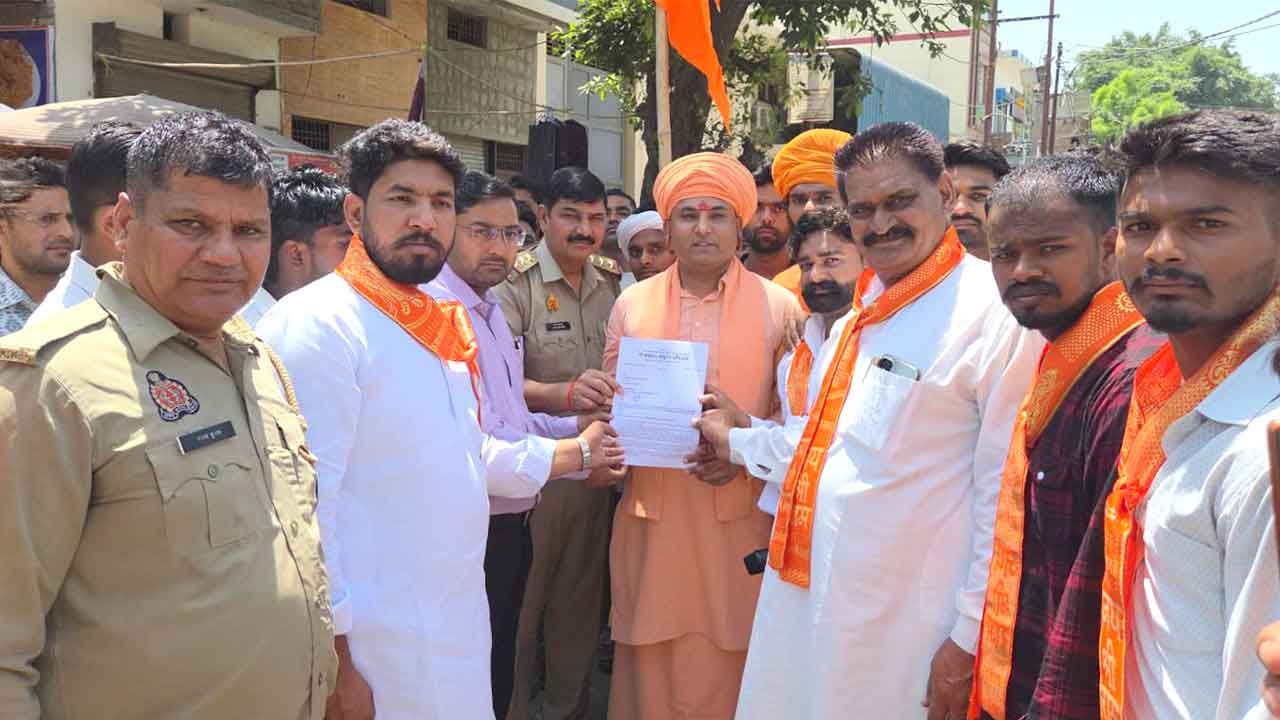 गौ संरक्षण व संवर्धन के लिए गौसेवकों ने भरी हुंकार'