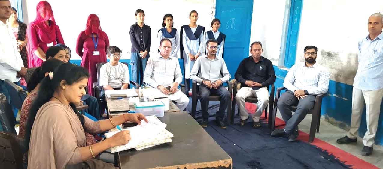 माखोसरानी में डॉ. सिद्धांत आहुजा ने बताए  महिलाओं में सर्वाइकल कैंसर के प्रमुख कारण 