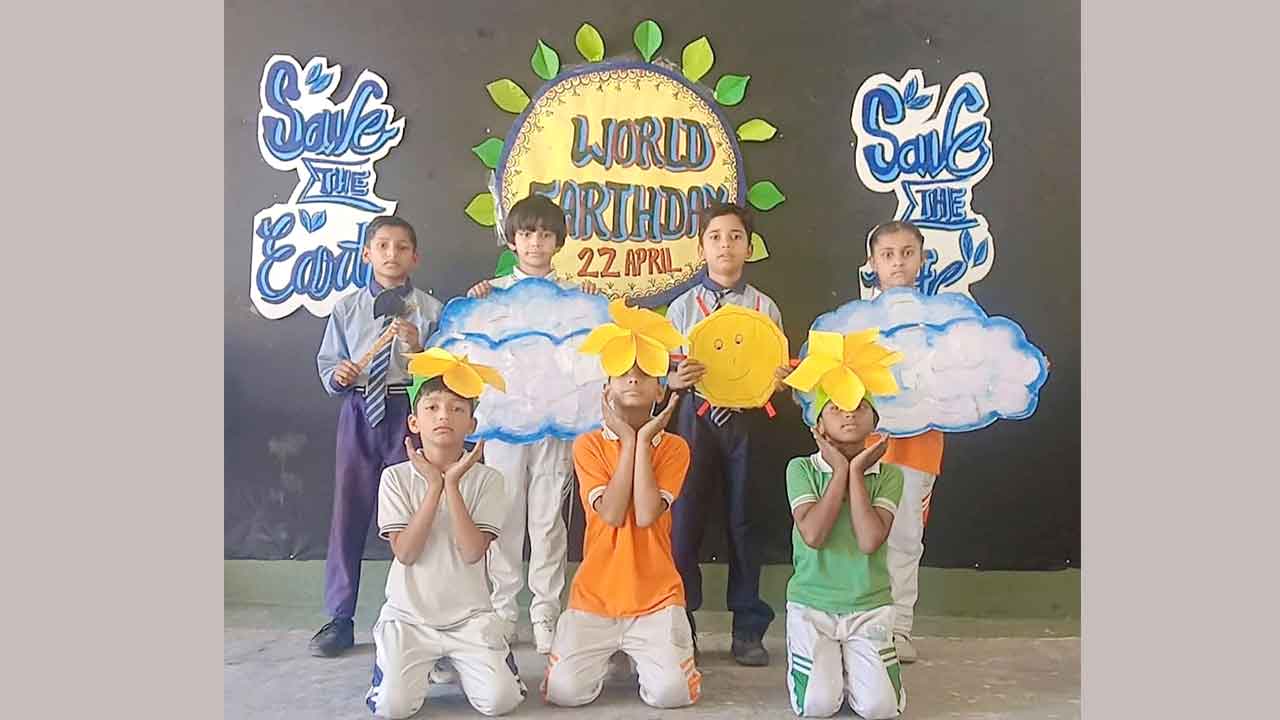 प्रकृति संरक्षण के संकल्प के साथ ‘शिखर शिक्षा सदन’ में गूँजा पृथ्वी दिवस का संदेश