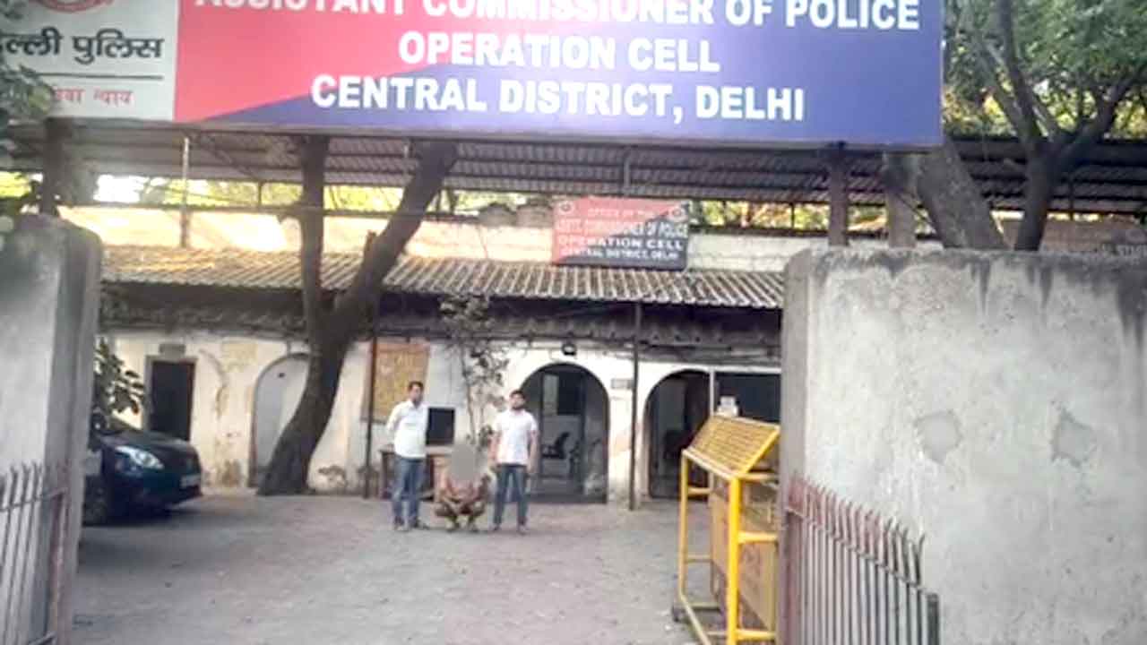 New Delhi Railway Station: नई दिल्ली रेलवे स्टेशन के पास पुलिस ने ने झपटमार को पकड़ा, कई वारदातों का खुलासा