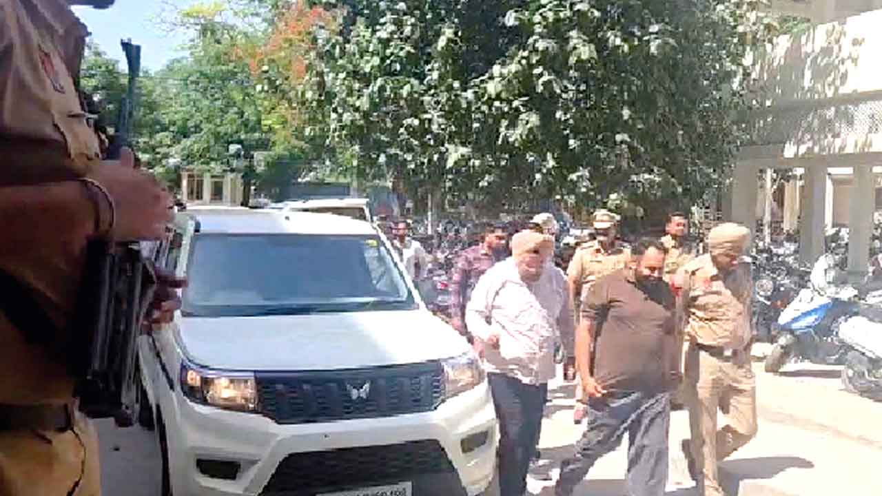 माईनिंग मामला: पुलिस ने विधायक पठाणमाजरा को अदालत में किया पेश