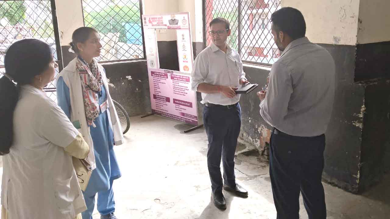 एसडीएम आकाश शर्मा ने नागरिक अस्पताल का किया निरीक्षण