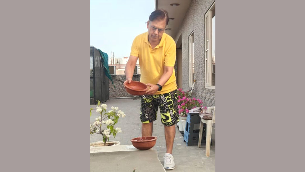 भीषण गर्मी में बेजुबान परिंदों के लिए प्रेरणा बनी डॉ. प्रदीप जैन की मानवीय पहल