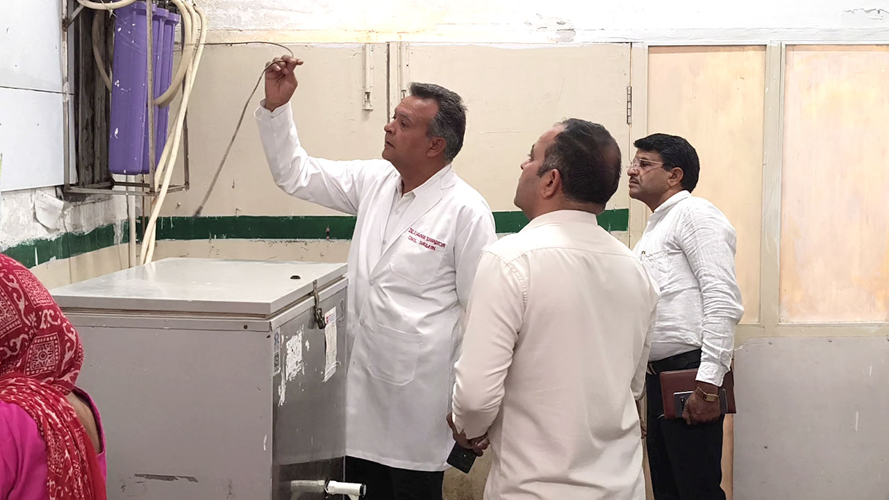 भिवानी अस्पताल में सिविल सर्जन शांडिल्य का औचक निरीक्षण, व्यवस्थाओं का लिया जायजा