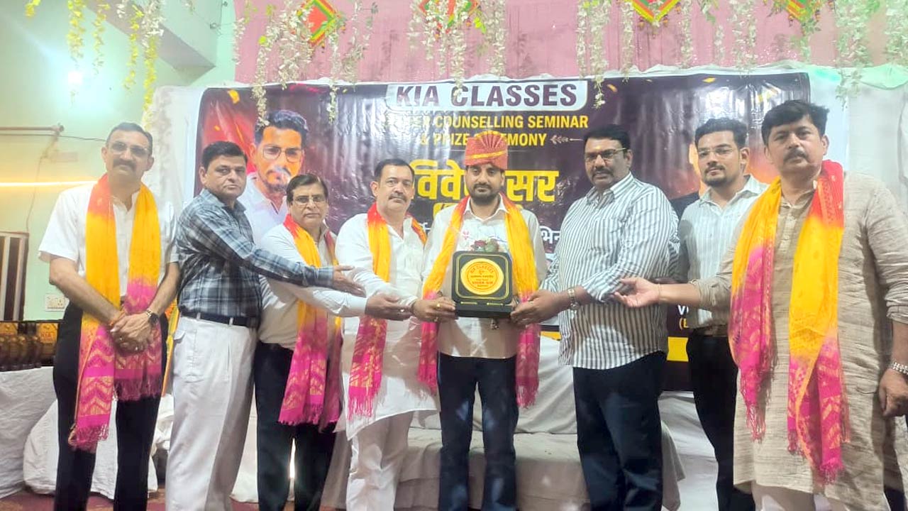 शिक्षा, अनुशासन और संघर्ष से बनेगा मजबूत भारत - विवेक सर