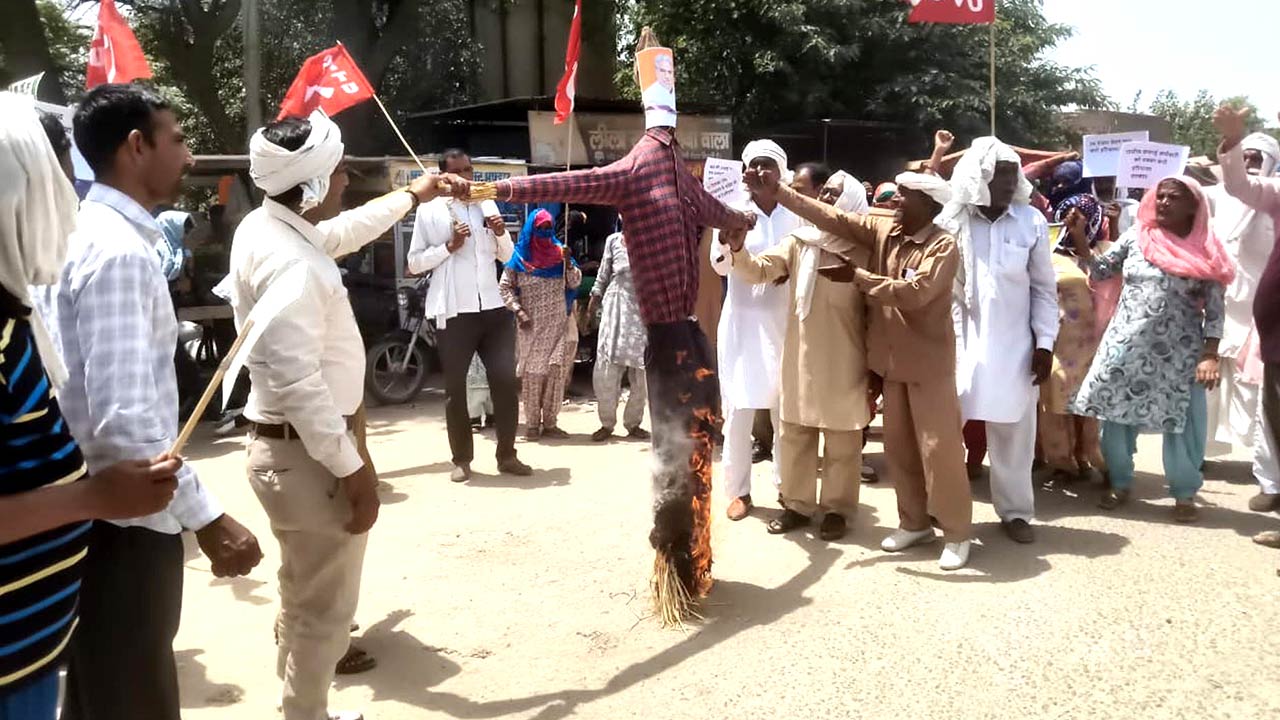 ग्रामीण सफाई कर्मचारियों की अनिश्चितकालीन हड़ताल सातवें दिन भी जारी 