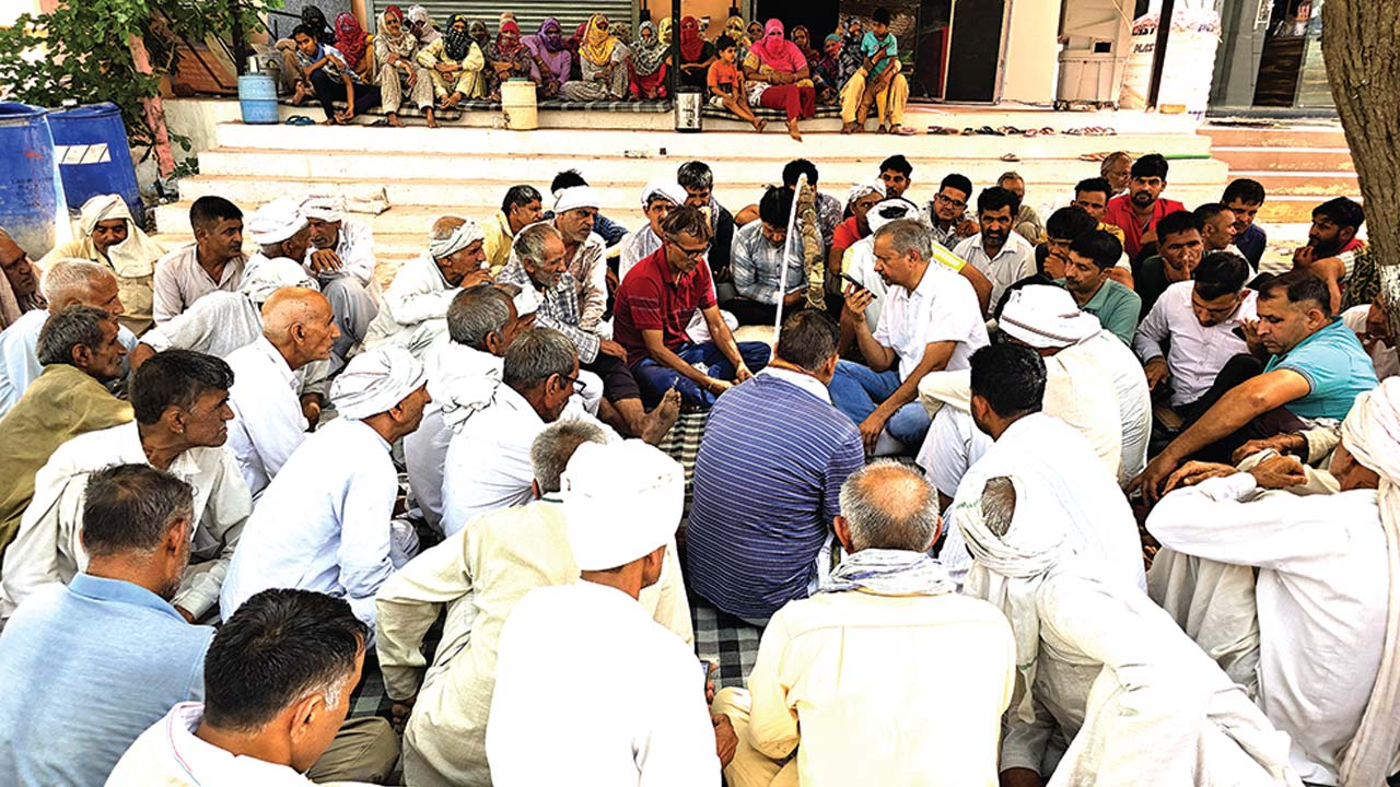 नशे के खिलाफ सरकार की बड़ी कार्रवाई: गुरुग्राम में एसआईआर के लिए राजनीतिक पार्टियों को बीएलए-2 नियुक्त करने को लेकर बैठक लेते उपायुक्त उत्तम सिंह