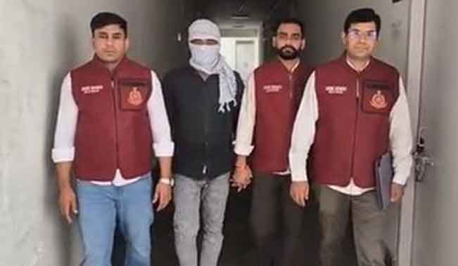 नकली सीमेंट बनाने वाली दो अवैध फैक्ट्रियों का भंडाफोड़, दिल्ली पुलिस ने एक को किया गिरफ्तार