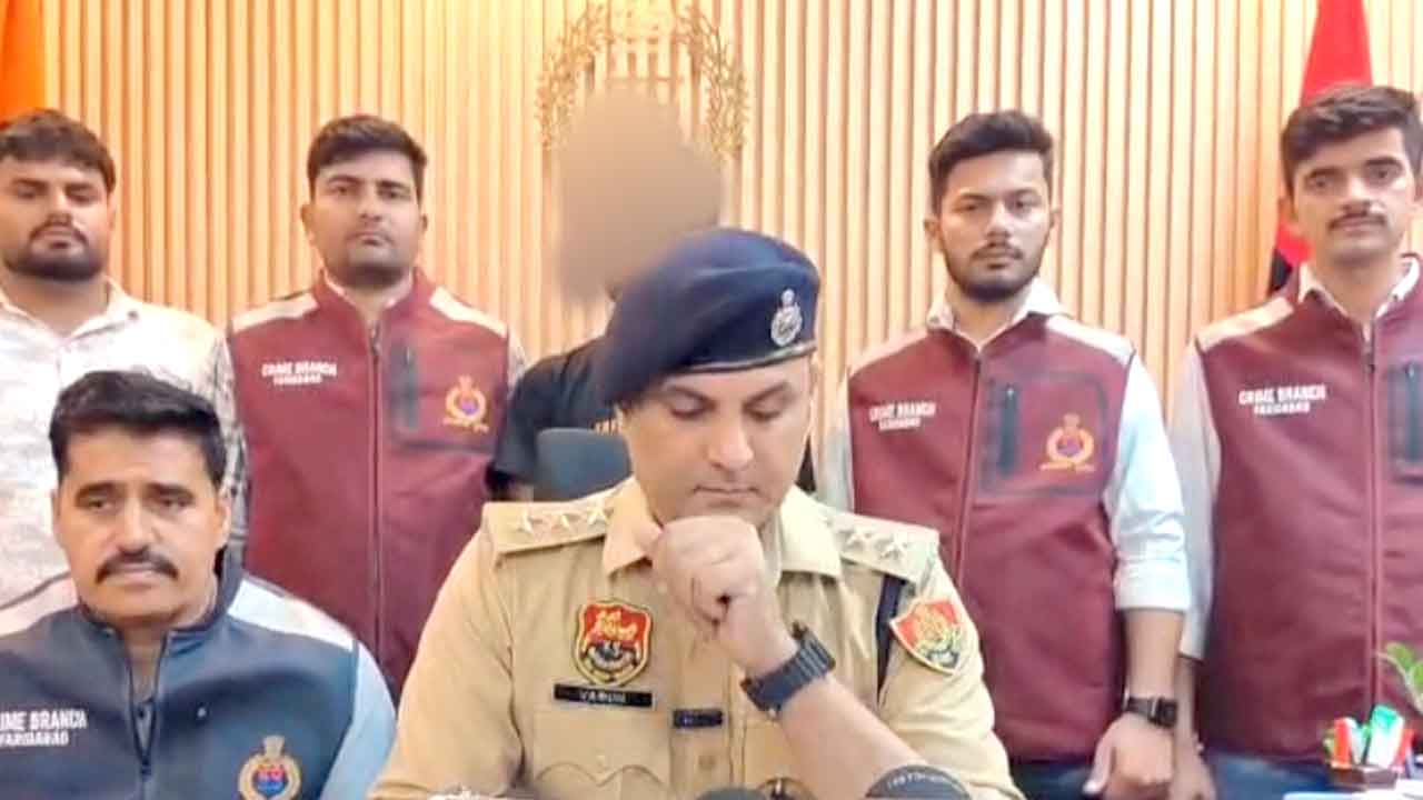 ब्लैकमेल कर रही महिला की ईंट मारकर कर हत्या