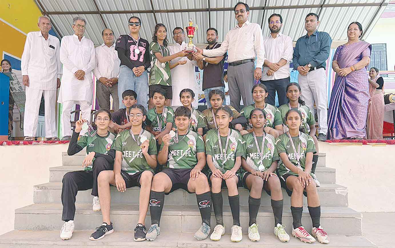 शाह सतनाम जी गर्ल्स स्कूल ने फुटबॉल प्रतियोगिता में लहराया परचम 