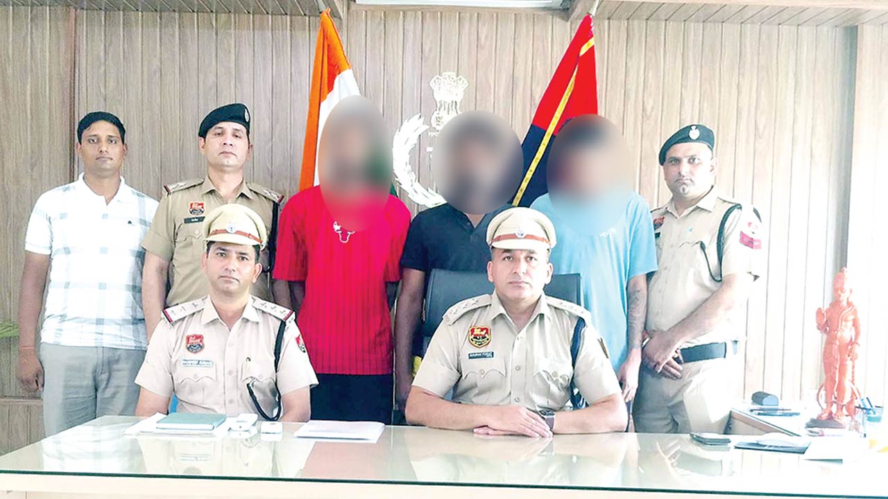 सोशल मीडिया पर ठगी करने वाले तीन नाइजीरियाई गिरफ्तार
