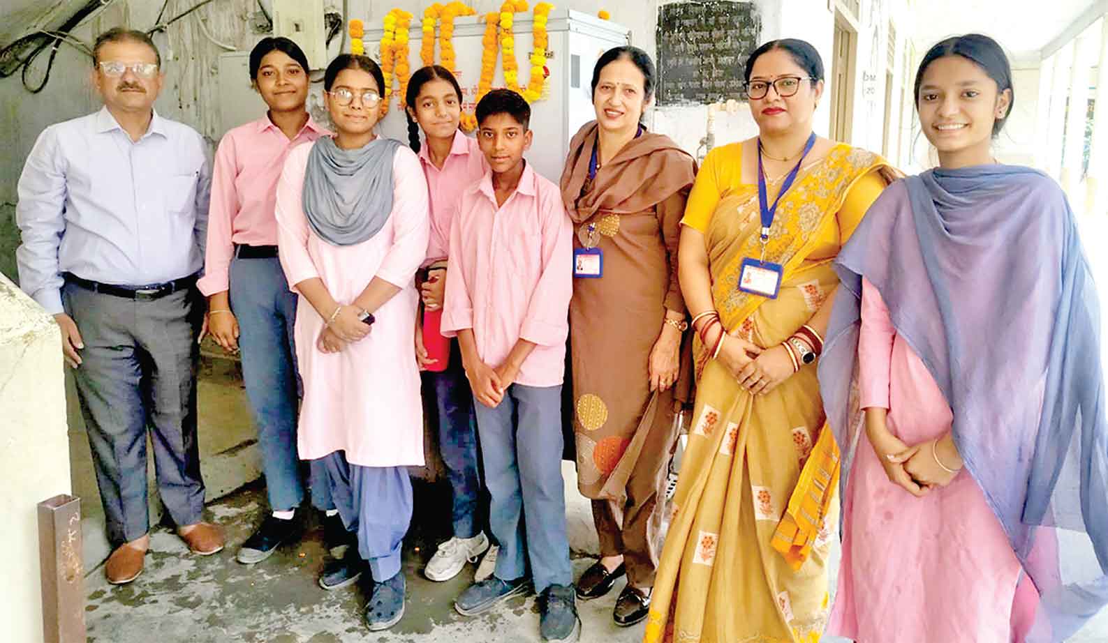 शाह सतनाम जी मार्ग पर स्कूल में स्व. इंदर कौर की याद में लगवाया वाटर कूलर