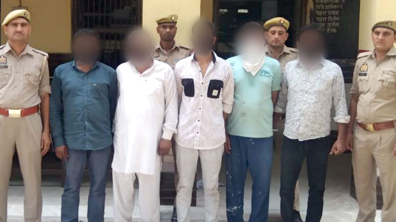 जानलेवा हमले में वांछित पिता-पुत्र समेत पांच आरोपी गिरफ्तार, जेल रवाना
