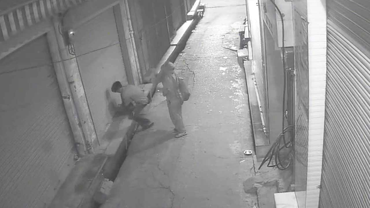 कॉस्मेटिक की दुकान में चोरी, घटना सीसीटीवी कैमरे में कैद