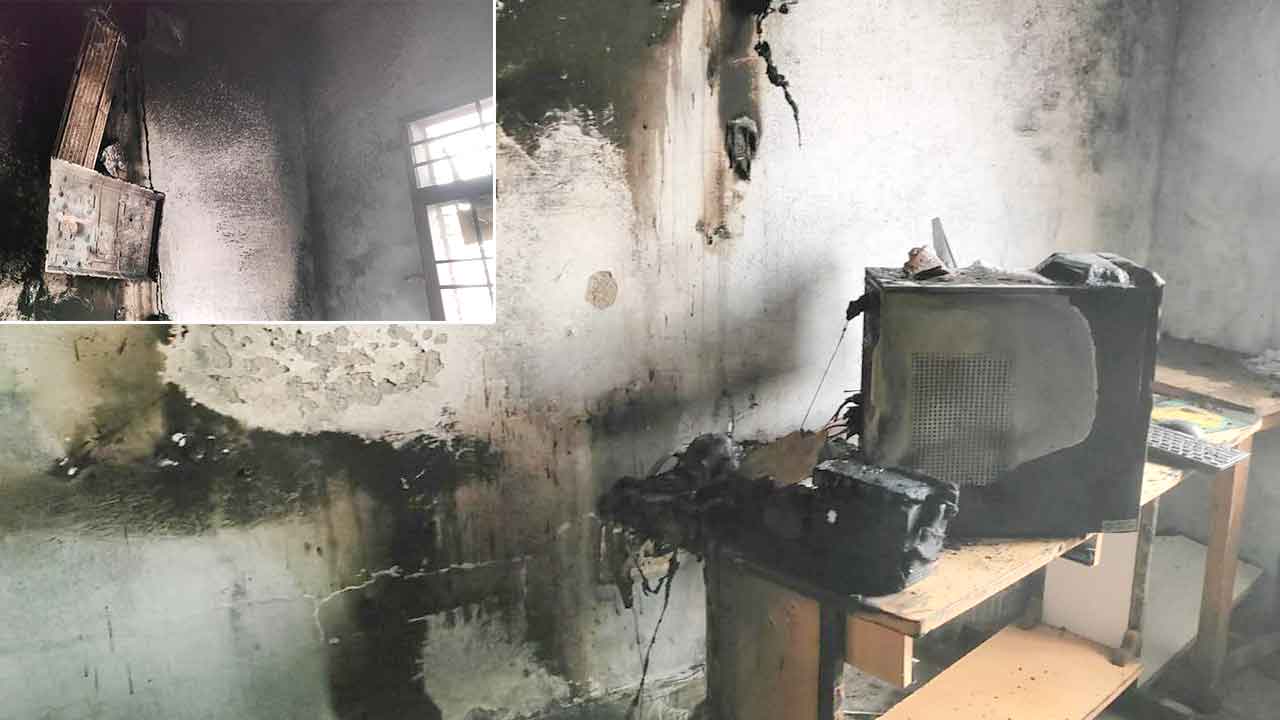 महाविद्यालय में शॉर्ट-सर्किट से लगी आग, एसी व कंप्यूटर समेत कई उपकरण जले