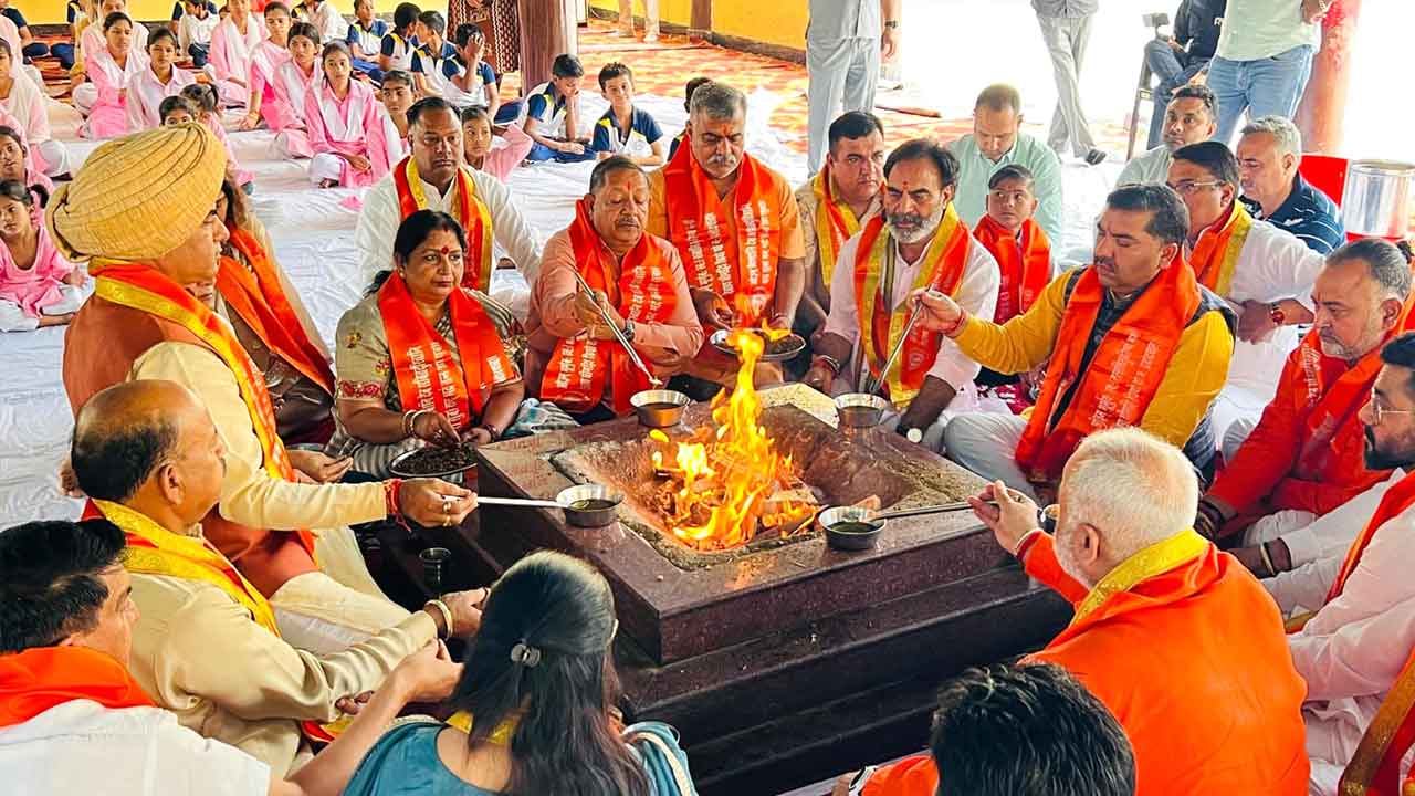 मंगल गान से गूंजी कर्णनगरी, सेवा उत्सव के रूप में मनाया निष्काम कर्मयोगी मनोहर लाल का जन्मदिन