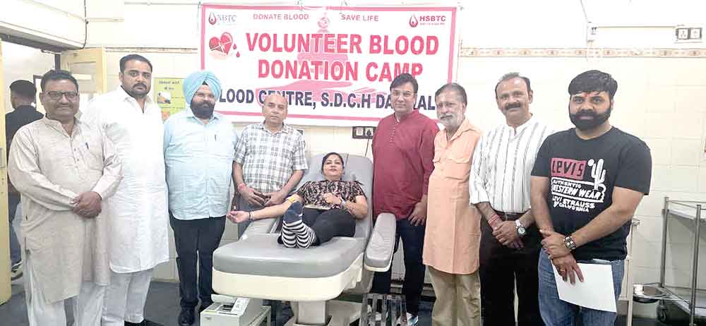 भाजपा कार्यकर्ताओं ने केंद्रीय मंत्री मनोहर लाल का जन्मदिन सद्भावना दिवस के रूप में मनाया
