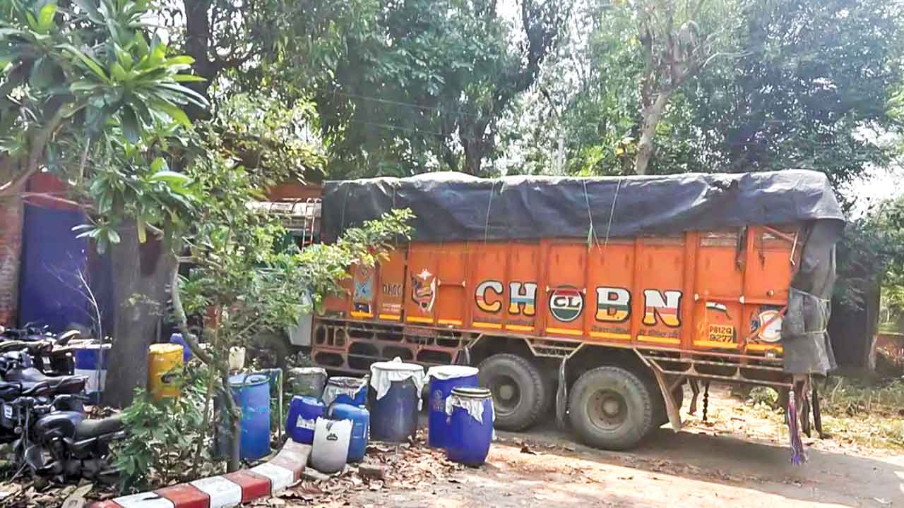 लुधियाना में सब्सिडी वाली यूरिया खाद की कथित कालाबाजारी का भंडाफोड़ 