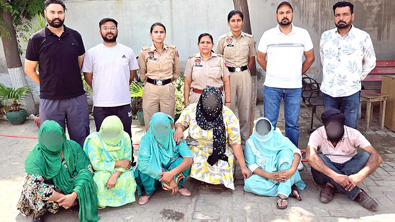 Gold Fraud News: नकली सोने के गहने बेचने वाले गिरोह का भंडाफोड़, 6 आरोपी गिरफ्तार