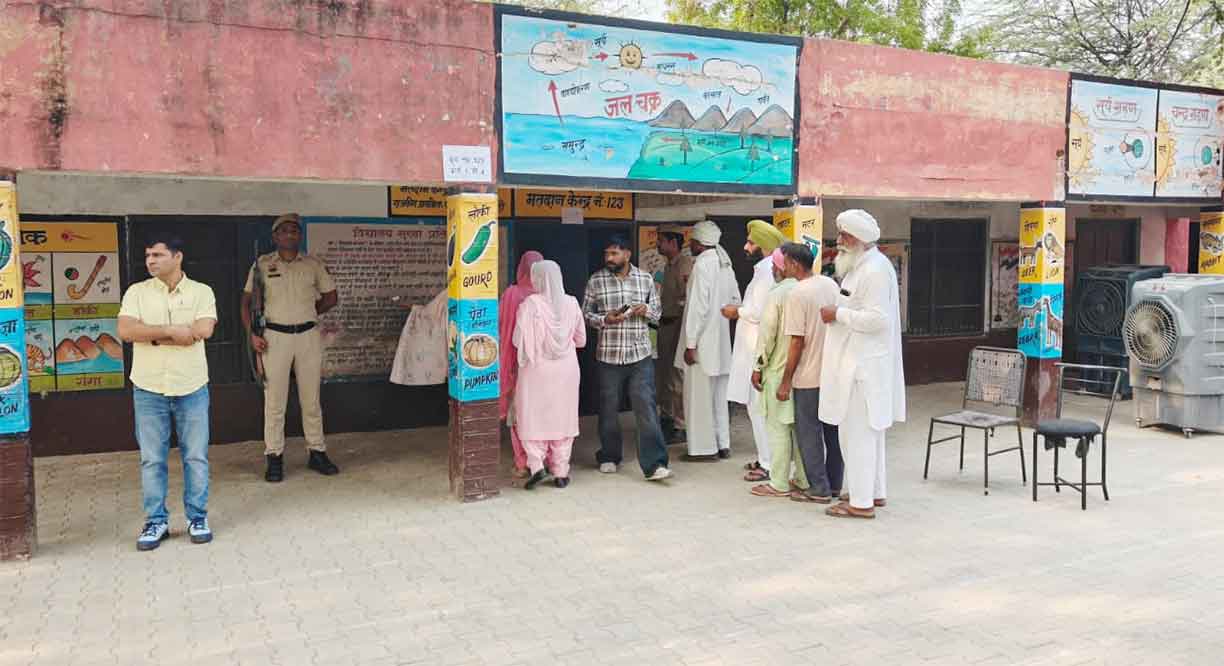 273 वोटों से जीतीं मनजीत कौर, धमोड़ा थेड़ी की बनी नई सरपंच