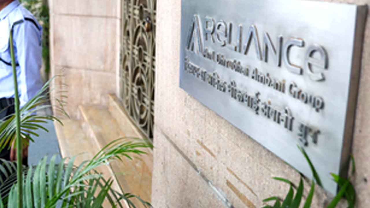 Reliance ADA Group: मुंबई में रिलायंस एडीए समूह के 17 ठिकानों पर CBI रेड, जांच जारी