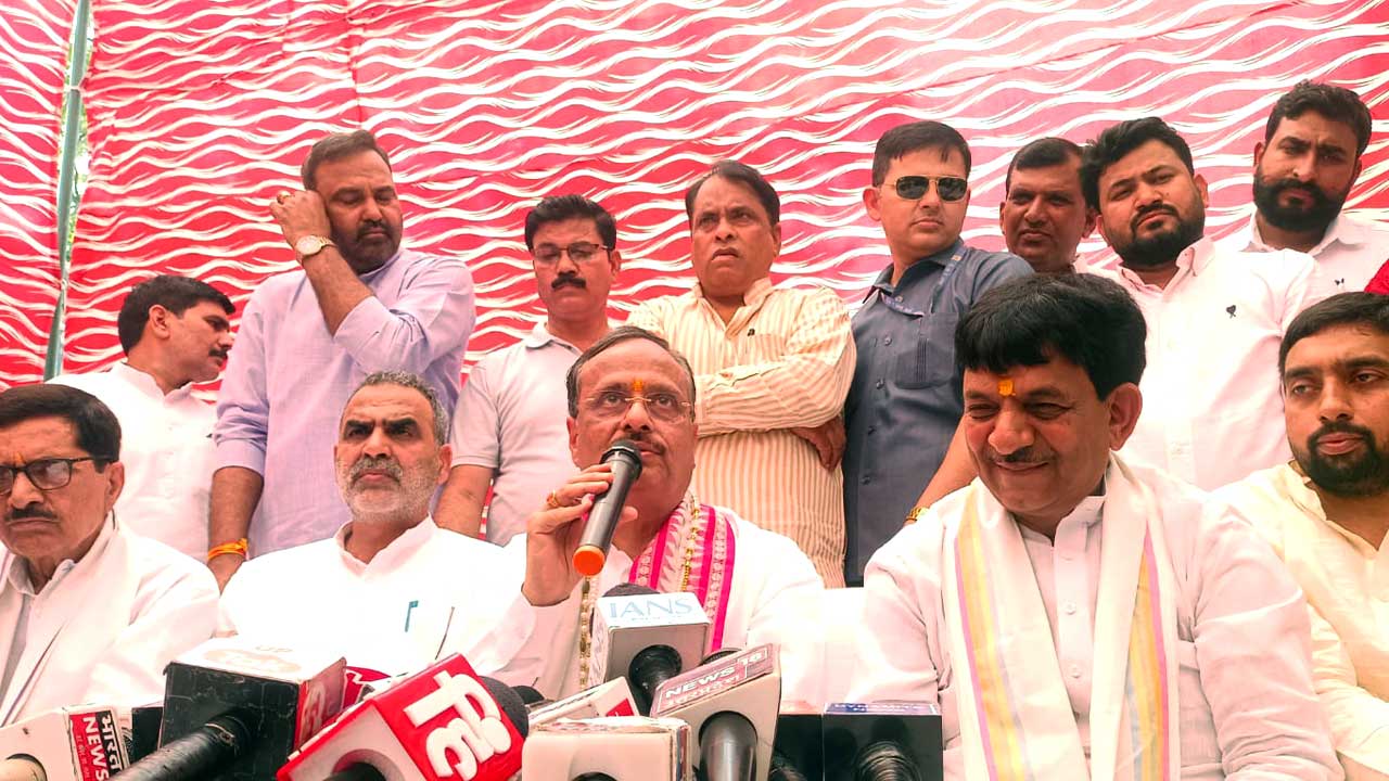 विकास के दम पर भाजपा फिर बनाएगी सरकार, विपक्ष तुष्टिकरण की राजनीति में उलझा: डॉ. दिनेश शर्मा