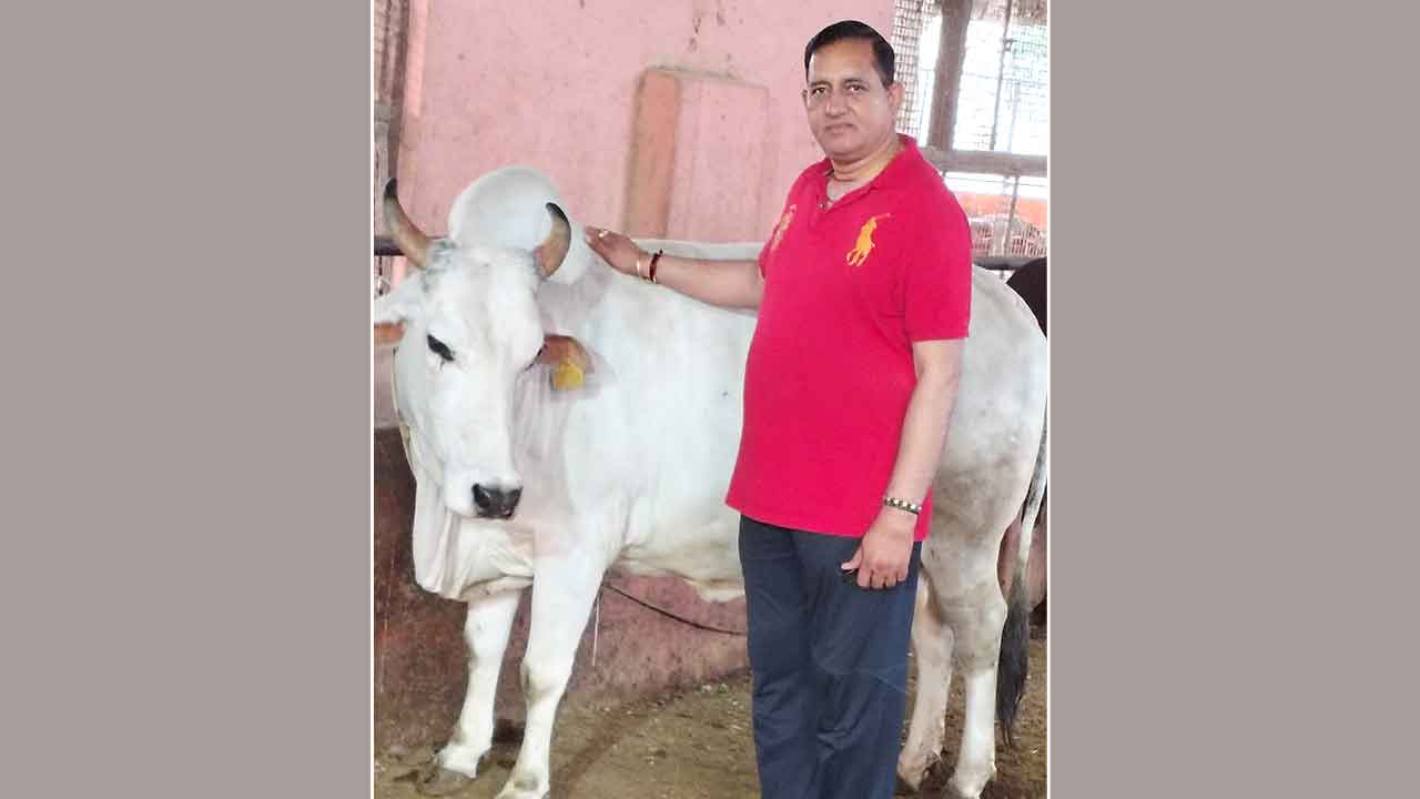 Gaushala News: गौ संवर्धन को बढ़ावा- पूर्व विधायक डॉ. पवन सैनी ने सरकार की ओर से श्री कृष्ण गौशाला समिति को सौंपी 20.92 लाख की सहायता राशि