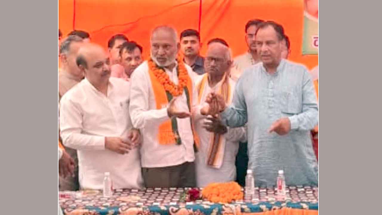 पूर्व विधायक लक्ष्मण नापा की ‘घर वापसी’, उकलाना में बीजेपी ज्वाइन