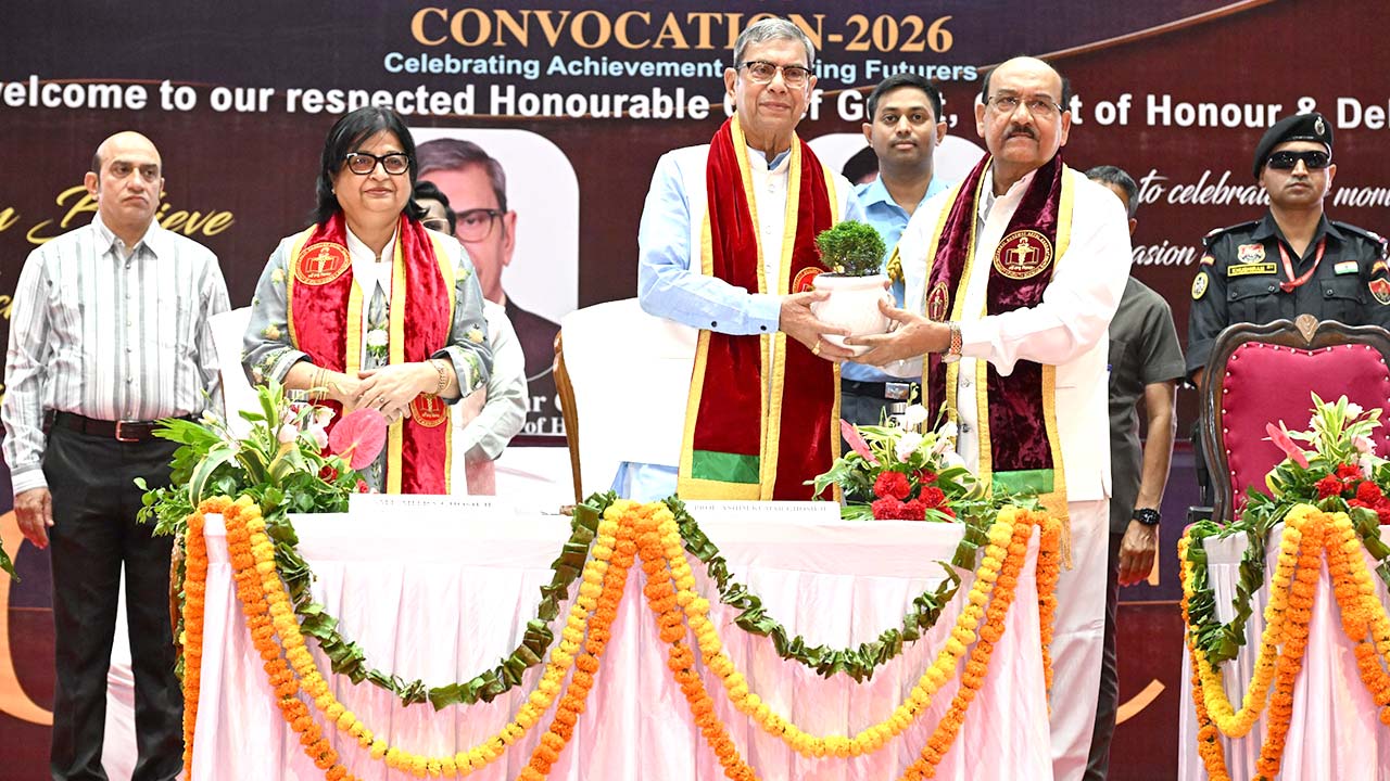 राज्यपाल ने पीजीआईएमएस के 5वे दीक्षांत समारोह में 950 विद्यार्थियों को बांटी डिग्री