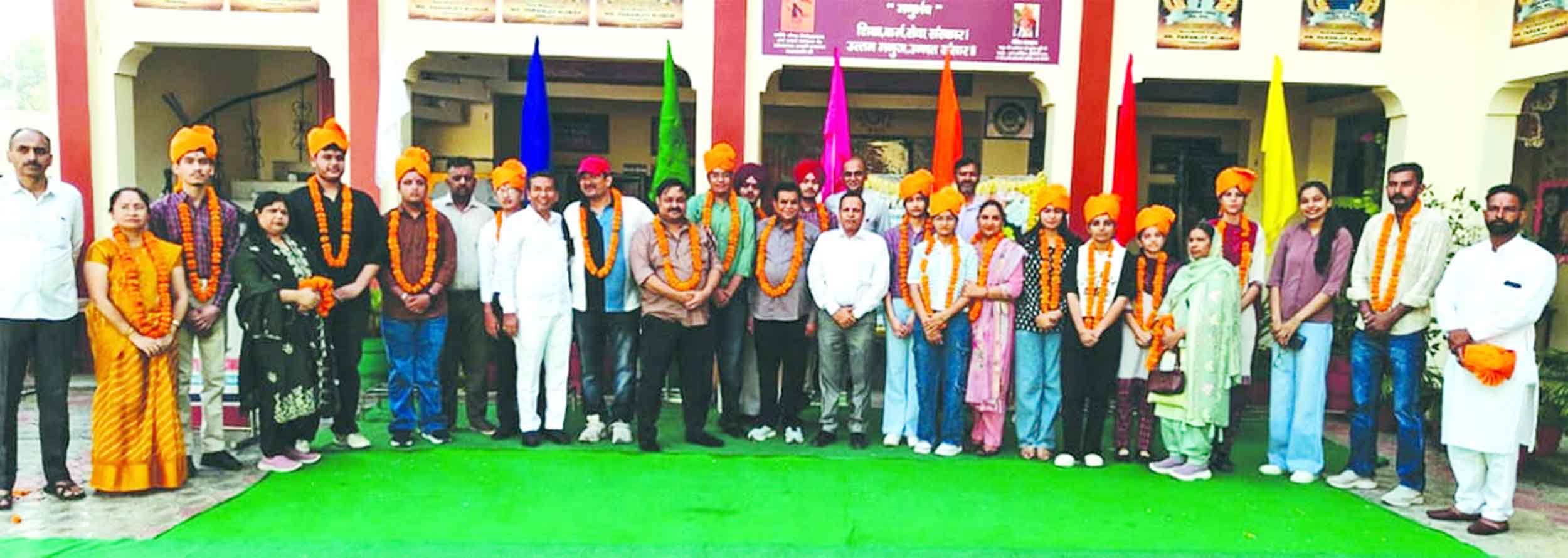 ध्रुव मित्तल ने 95 प्रतिशत अंक हासिल कर विद्यालय में किया टॉप 