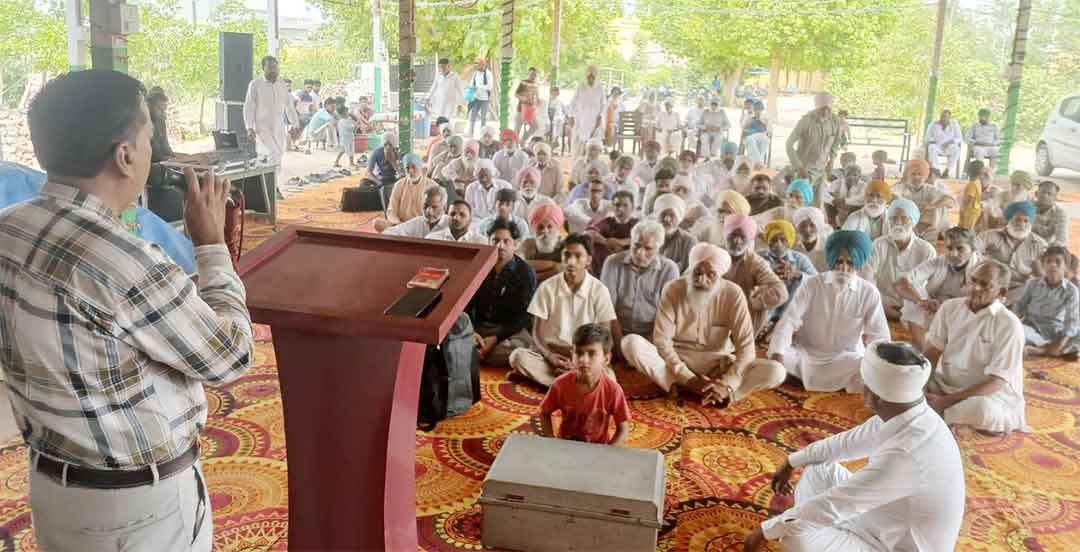 भीषण गर्मी की परवाह किए बगैर श्री जलालआणा साहिब की ब्लॉक स्तरीय नामचर्चा में पहुंची साध संगत