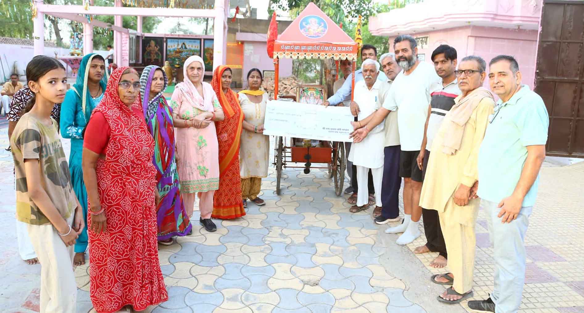 श्री राम प्रभात फेरी मंडल ने गौसेवा के लिए दिए 51 हजार रुपए 
