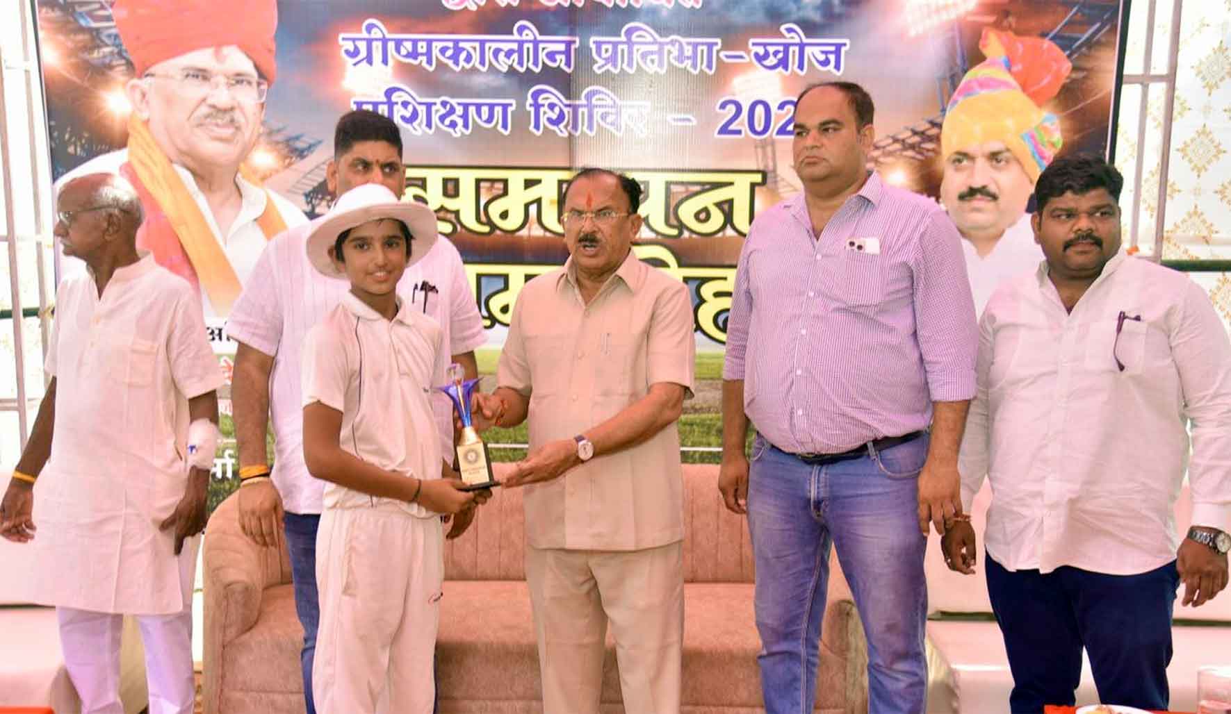 मेहनत, अनुशासन और निरंतर अभ्यास से ही खिलाड़ी बनते हैं स्टार: वासुदेव देवनानी 