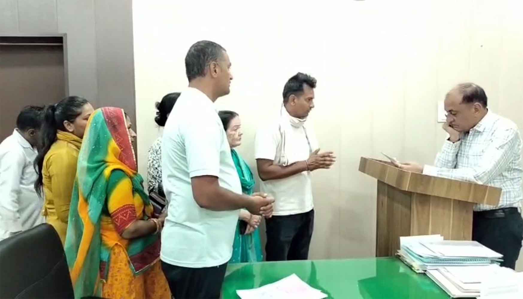 निर्धारित गाइडलाइन के अनुसार टेंडर प्रक्रिया लागू करने की मांग 