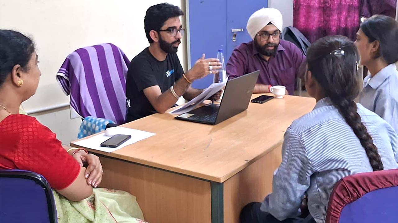Rojgar Mela: सरकारी महिला आईटीआई में रोजगार मेले का आयोजन