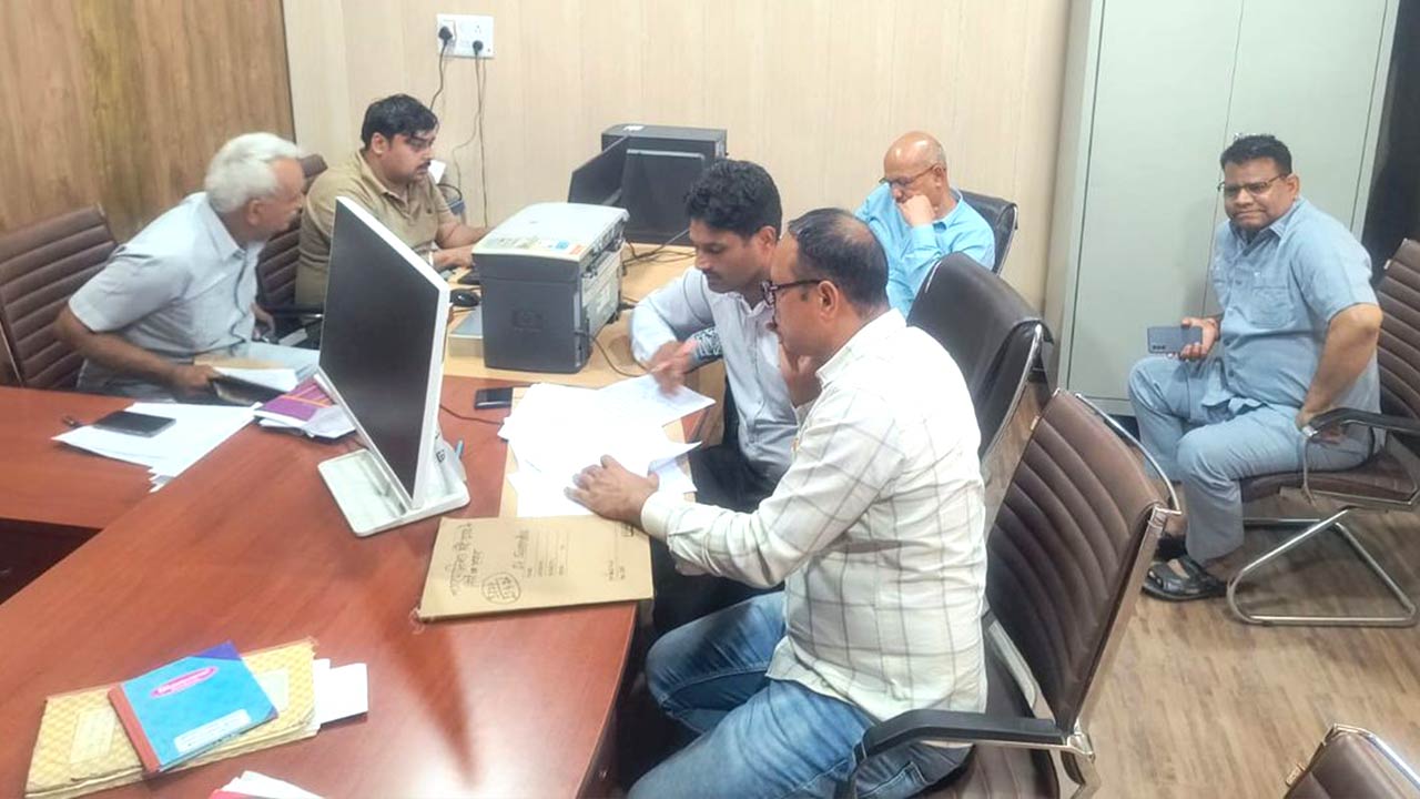 CM Flying Raid: महेंद्रगढ़ नपा में सीएम फ्लाइंग की छापेमारी, अधिकारी गायब 