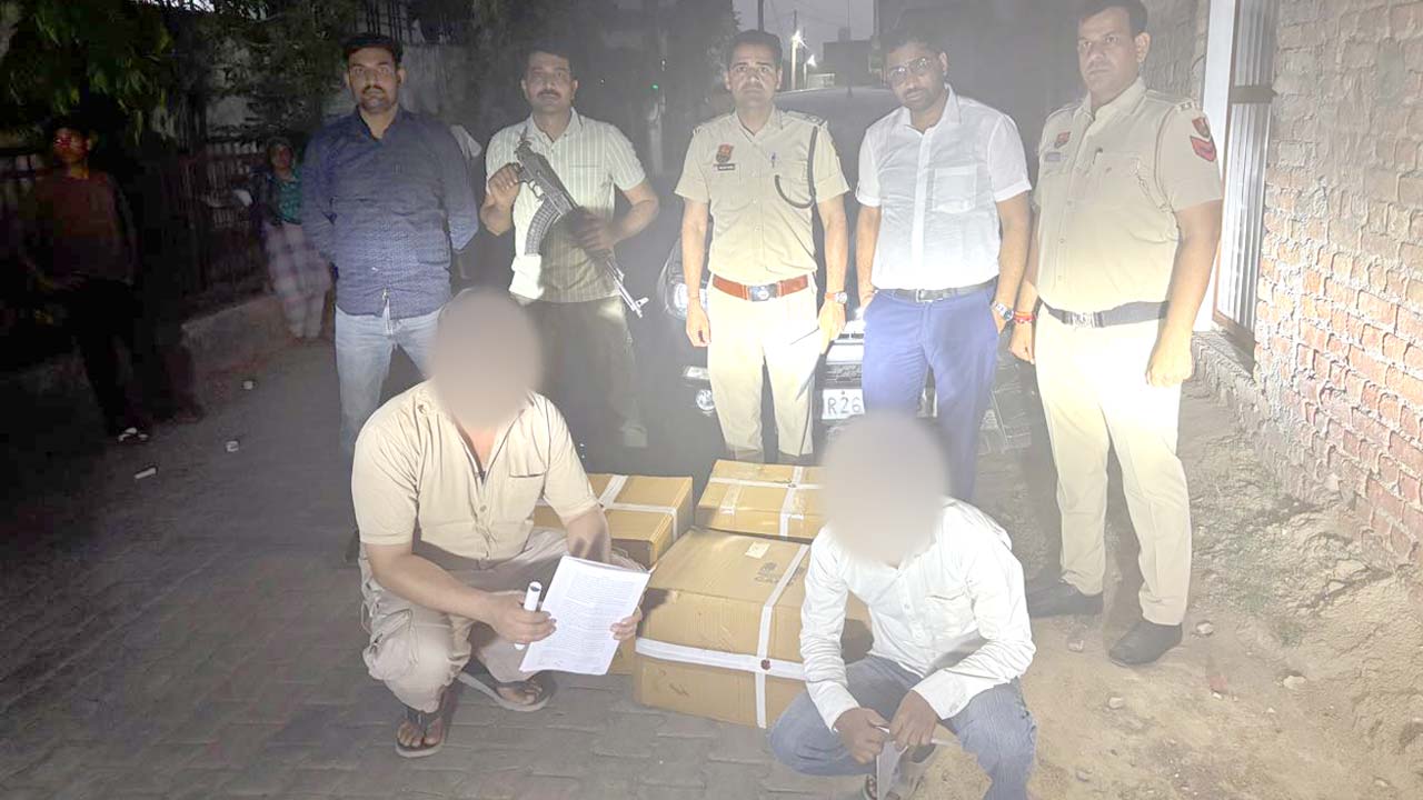 20 लाख की नशीली दवाओं का जखीरा पकड़ा, कार सवार दो युवक गिरफ्तार