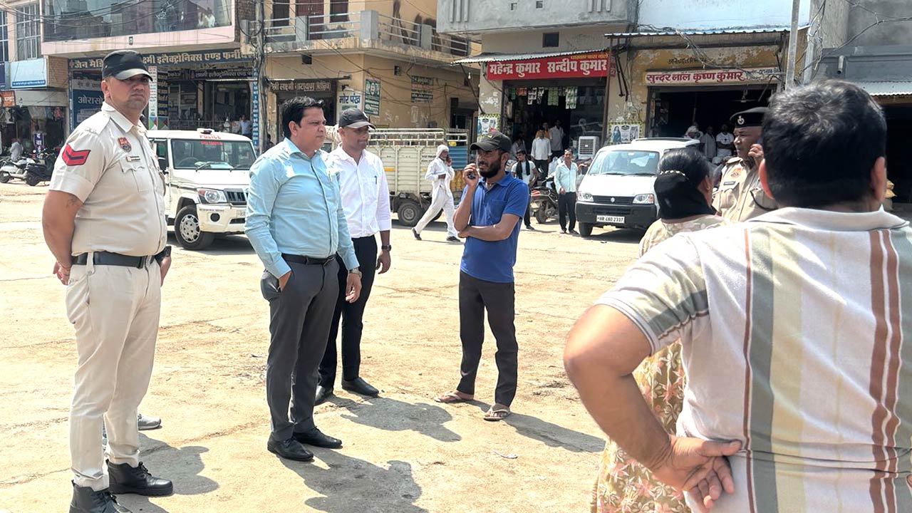 तोशाम में एसडीएम संदीप कुमार ने किया कार्यालयों का औचक निरीक्षण