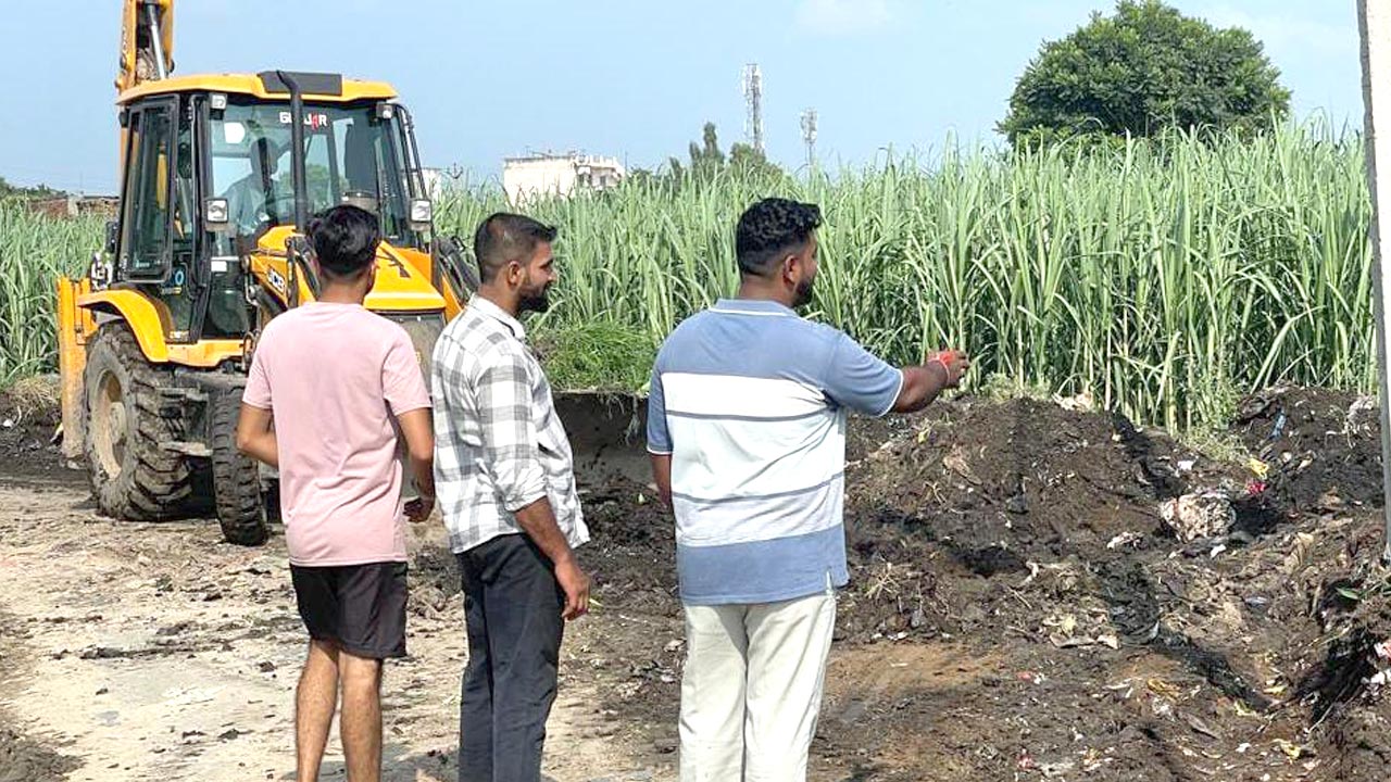 कण्डेला में सड़क पर फैली गंदगी को कराया साफ, राहत