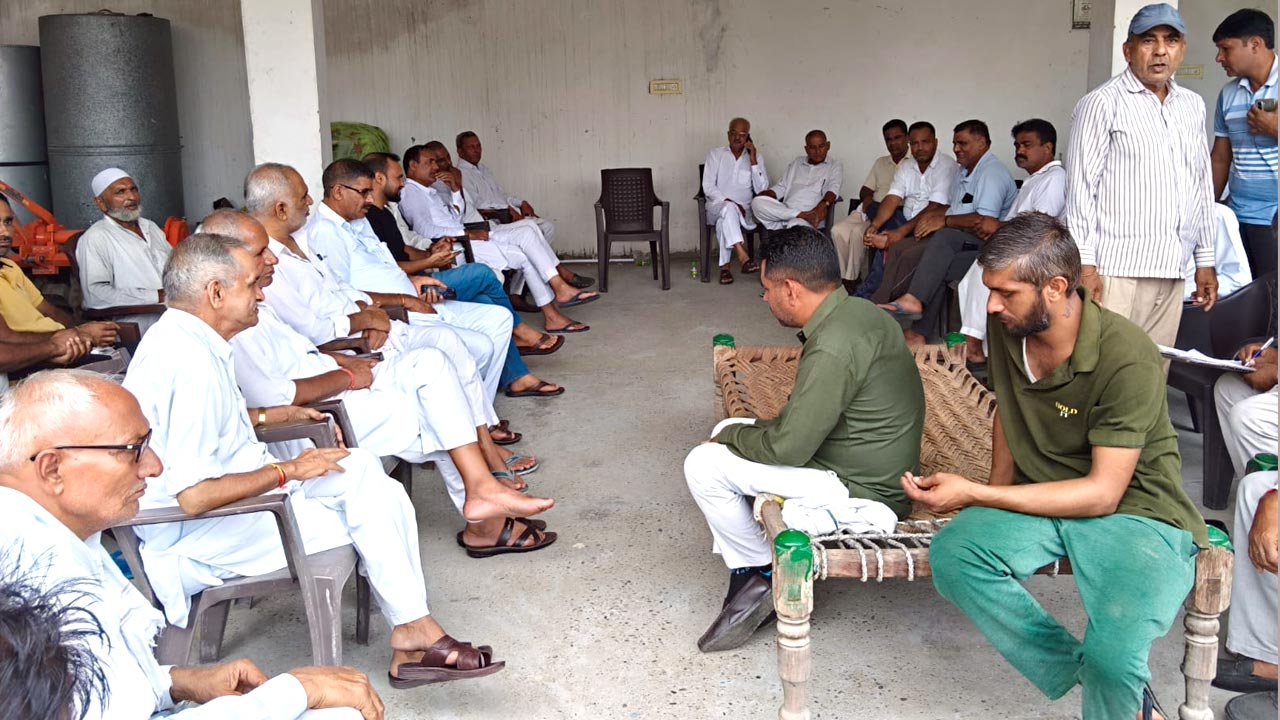 नशे के खिलाफ देवघर गांव में महापंचायत, 33 लोगों पर कार्रवाई का फैसला