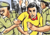 चलती बस से मोबाइल छीनकर भाग रहे चोर को ट्रैफिक पुलिसकर्मी ने दबोचा
